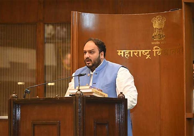 Zeeshan Siddique : सुनेत्रा पवारांच्या पत्रामुळे झिशान सिद्दीकींची आमदारकी अडचणीत ?