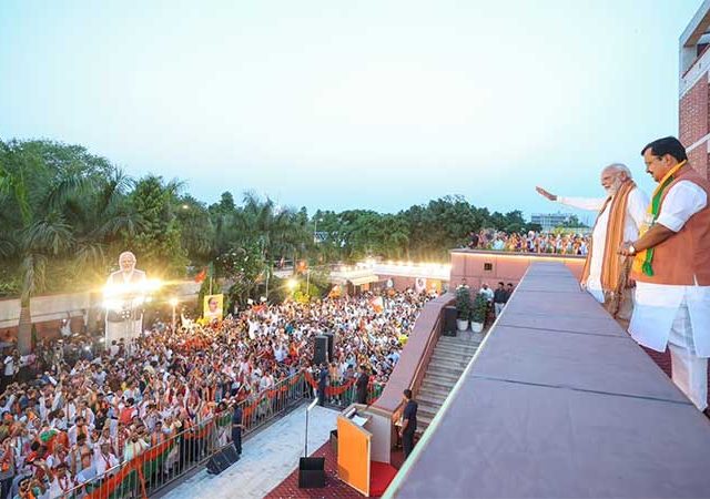 West Bengal : पश्चिम बंगालमध्ये भाजपची एकहाती सत्ता, ममता बॅनर्जींचा विधानसभा निवडणुकीत पराभव
