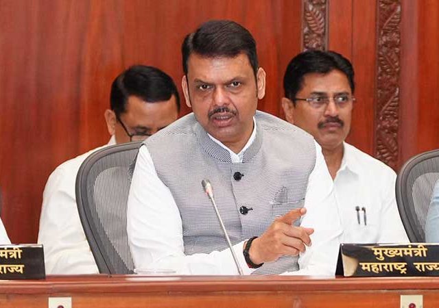 Healthcare Services : आरोग्य सेवांमध्ये गुणवत्ता व गतीला प्राधान्य द्या, मुख्यमंत्र्यांचे निर्देश