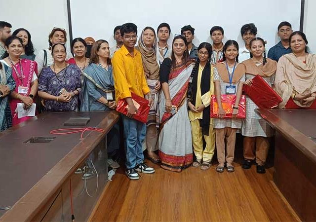 SSC : दहावी परीक्षेतील गुणवंतांच्या शिक्षण समिती अध्यक्षा, महापालिका आयुक्तांच्या हस्ते सत्कार