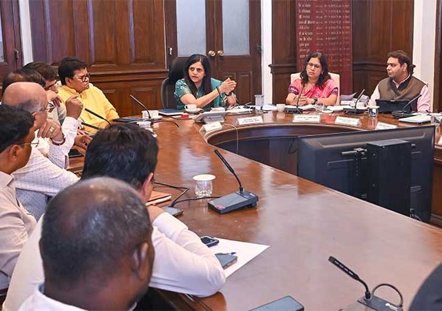 SIR in Mumbai : 'मतदार याद्यांच्या विशेष सखोल पुनरीक्षणाच्या प्रक्रियेत राजकीय पक्षांचे सहकार्य आवश्यक'