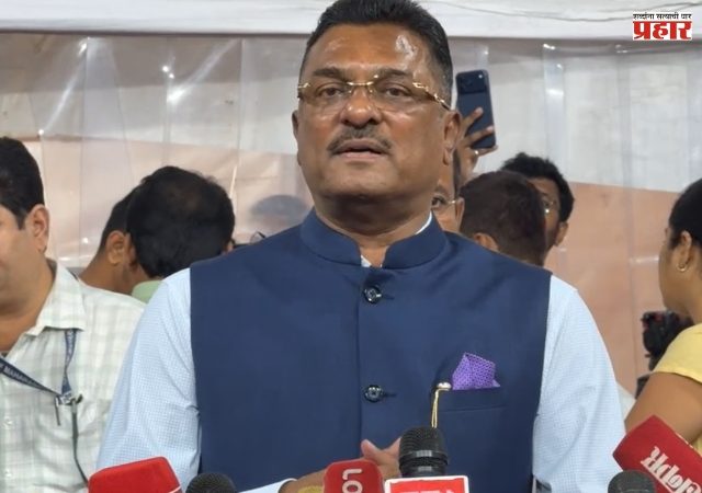 Marathi Mandatory : महाराष्ट्रात व्यावसायिक वाहनचालकांसाठी मराठी अनिवार्य; नियमांच्या अंमलबजावणीसाठी उद्या वरिष्ठ अधिकाऱ्यांची बैठक