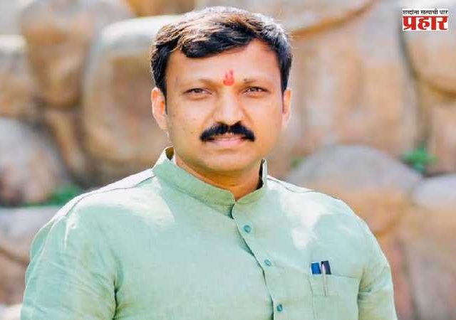 Political Twist in Dharashiv : विधान परिषद निवडणुकीत मोठी घडामोड! उबाठाचे ५ नगरसेवक भाजपसोबत, ओमराजेंना धक्का
