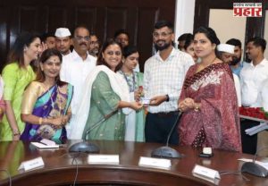 BMC :मुंबईतील नोंदणीकृत फेरीवाल्यांना क्यूआर कोड आधारित ओळखपत्र; महापालिकेतर्फे वितरण सुरू