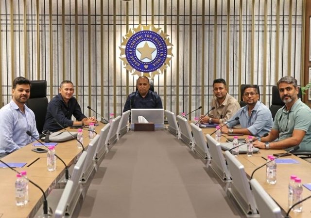 BCCI SQUAD SELECTION : भारतीय क्रिकेट संघाच्या निवडीसाठी बीसीसीआयची बैठक सुरू; श्रेयस अय्यरकडे सोपवली जाणार धुरा?