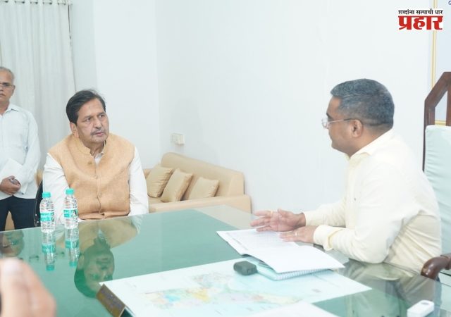 Mangal Prabhat Lodha : SIR प्रक्रियेदरम्यान मशिदींमध्ये बैठका ; मंत्री मंगल प्रभात लोढा यांनी निवडणूक अधिकाऱ्यांकडे केली तक्रार