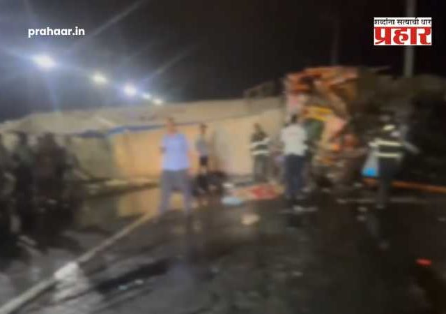 Mumbai-Pune Expressway : मुंबई-पुणे एक्सप्रेसवेवर दोन ट्रकचा चक्काचूर, कारची जोरदार धडक; २ जणांचा मृत्यू, 'मिसिंग लिंक' तासभर ठप्प!