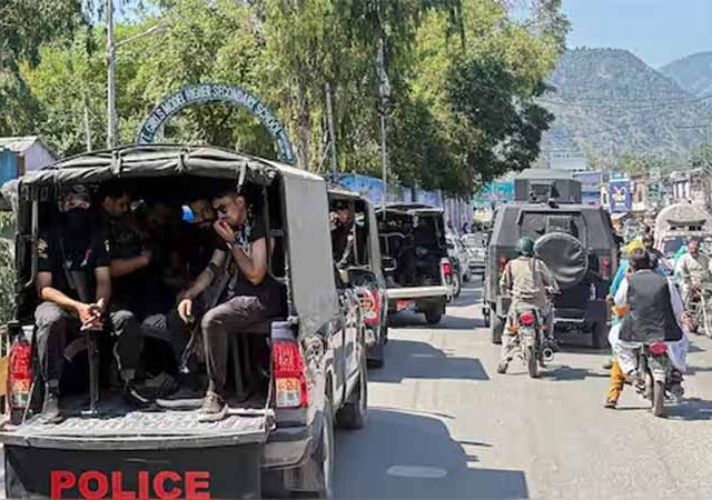 POK Violence : पाकव्याप्त काश्मीरमध्ये तणावाचा भडका; भीषण हिंसाचार, आंदोलने आणि नेमकी परिस्थिती काय?