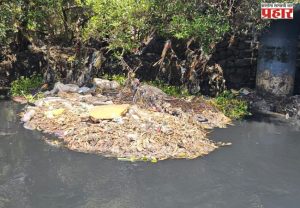 The Fort owners : किल्लेदारांनी बोटीतून केली मिठी नदीची सैर... दाखवला नदीत कचऱ्यासह तीन फुटांपर्यंतचा गाळ