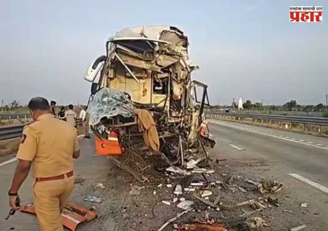 Samruddhi Mahamarg Accident : समृद्धी महामार्गावर भीषण अपघात; खासगी ट्रॅव्हल्सची बस ट्रकवर आदळली, २५ प्रवासी जखमी