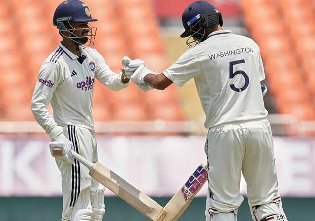 IND vs AFG Test : भारताने दुसऱ्या दिवशी ड्रिंक्स ब्रेकपर्यंत आठ गडी गमावून केल्या एवढ्या धावा
