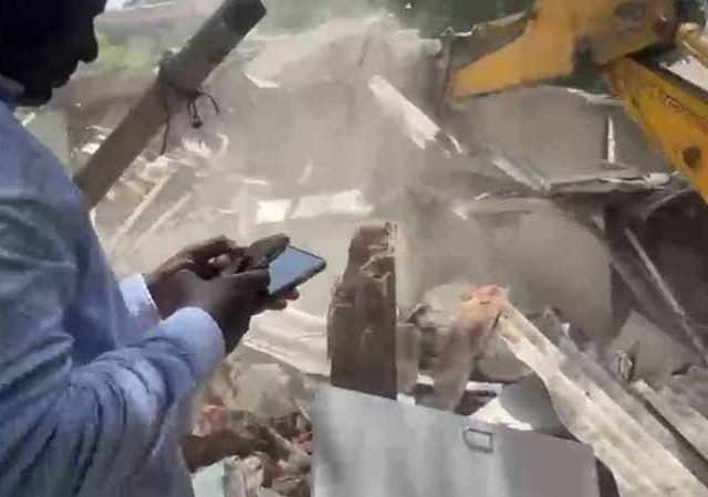 Lalbaug, Parel : लालबाग, परळ मधील शाळा व मनोरंजन मैदानासाठी आरक्षित भूखंडाने १२  वर्षांनी घेतला मोकळा श्वास