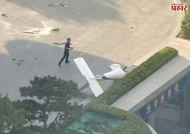 Plane Crashes : बीजिंगमध्ये हाहाकार! १७०० फुटी 'चायना झुन' टॉवरमध्ये घुसलं विमान
