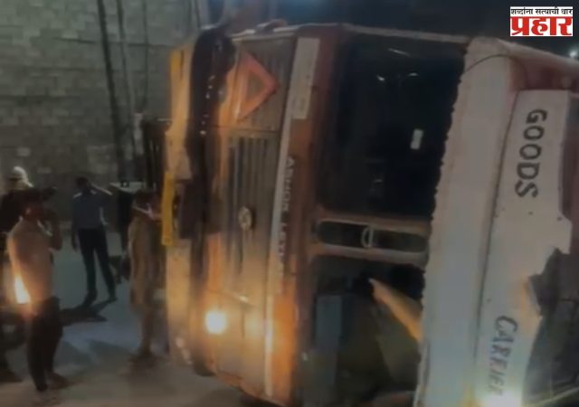 Navale Bridge Accident : पुण्यात नवले पुलावर भीषण अपघात; सिमेंट टँकर दुचाकीवर उलटला, तरुणाचा जागीच मृत्यू
