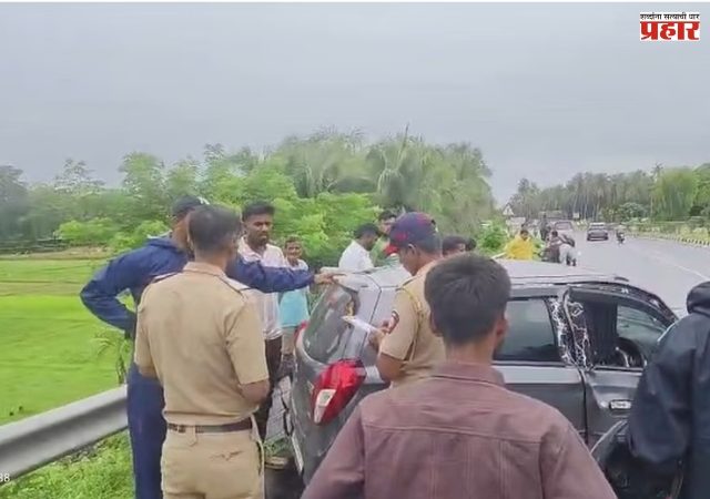Mumbai Goa Highway Accident : मुंबई-गोवा महामार्गावर भीषण अपघात; पावशीजवळ कार-पिकअपची समोरासमोर धडक