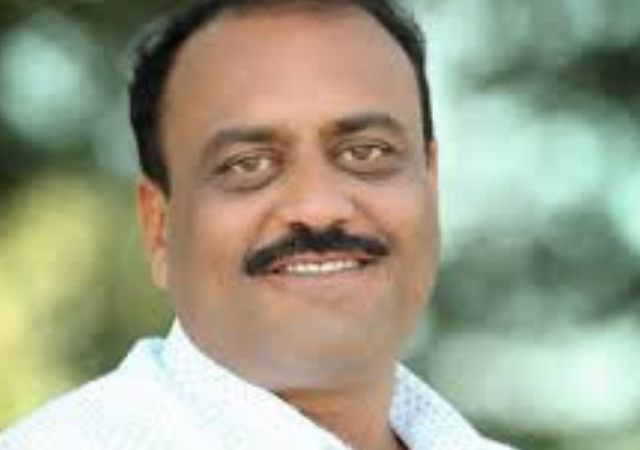 Jalgaon Vidhan Parishad Election : जळगावात महायुतीचे नंदकिशोर महाजन मोठ्या मताधिक्याने विजयी; विरोधी उमेदवाराला केवळ इतकी मतं