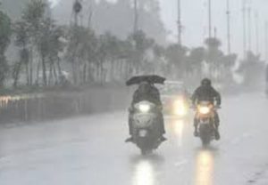 Mumbai Weather : मुंबईकरांसाठी महत्त्वाची बातमी! पुढील काही तासांसाठी ऑरेंज अलर्ट