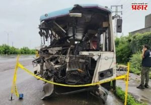 Solapur Accident : सोलापूरजवळ भीषण अपघात! पुणे-उमरगा एसटीला ट्रकची जोरदार धडक; चालकासह महिलेचा मृत्यू