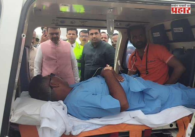 Ashadhi Wari 2026 : आषाढी वारी दरम्यान प्रथमच एअर ॲम्ब्युलन्स सेवा; मुख्यमंत्री देवेंद्र फडणवीस यांनी रुग्णाची केली विचारपूस