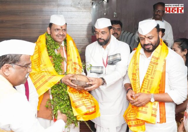 Devendra Fadnavis : 