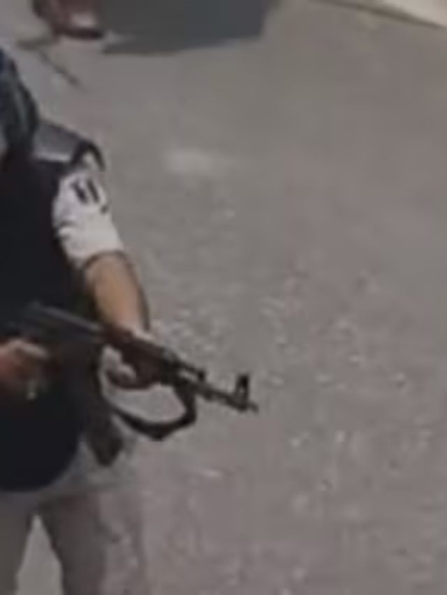 Bihar Student Protest : बिहार बंद आंदोलनादरम्यान गोळीबार, AK-47 वापरल्याप्रकरणी पोलीस निलंबित, व्हिडिओ व्हायरल