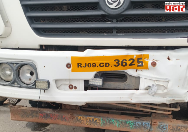 Manmad RTO : चलनाची कारवाई होताच वाहनचालकाचा संताप; रस्त्याच्या मध्यभागी वाहन उभे करून गोंधळ, शिवीगाळ व दादागिरी वाहतुकीस अडथळा, गुन्हा दाखल