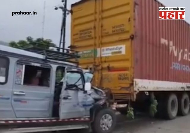 Mumbai Nashik Highway : मुंबई-नाशिक महामार्गावर उभ्या ट्रकला क्रूझरची धडक; ८ जण गंभीर जखमी, व्हिडिओ व्हायरल