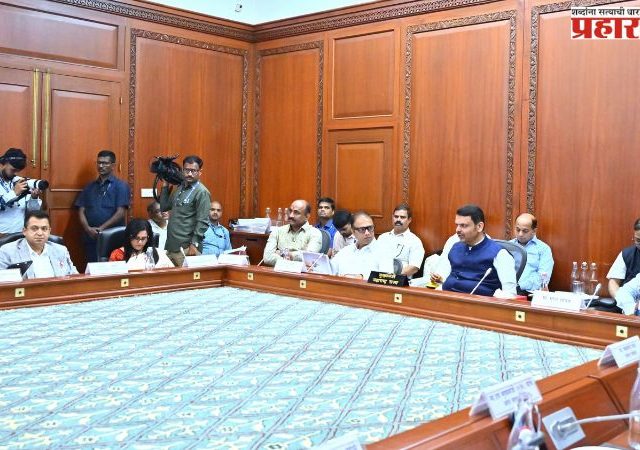 Devendra Fadnavis : 'म्हाडा'मध्ये नागरिकांच्या तक्रारी ऐकण्यासाठी स्वतंत्र कक्ष तयार करावा