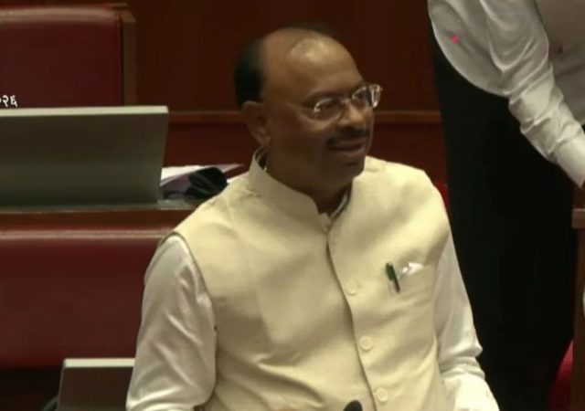 Chandrashekhar Bawankule : शुद्धलेखनाच्या चुका दुरुस्त करण्याच्या बहाण्याने जमिनींच्या मालकी हक्कात फेरफार