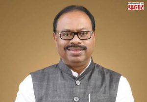 Chandrashekhar Bawankule : चंद्रकांतदादा पाटील हे संस्कारमय आणि आदर्श व्यक्तिमत्त्व, त्यांच्यावरील टीका समाज मान्य करणार नाही; महसूल मंत्री चंद्रशेखर बावनकुळे