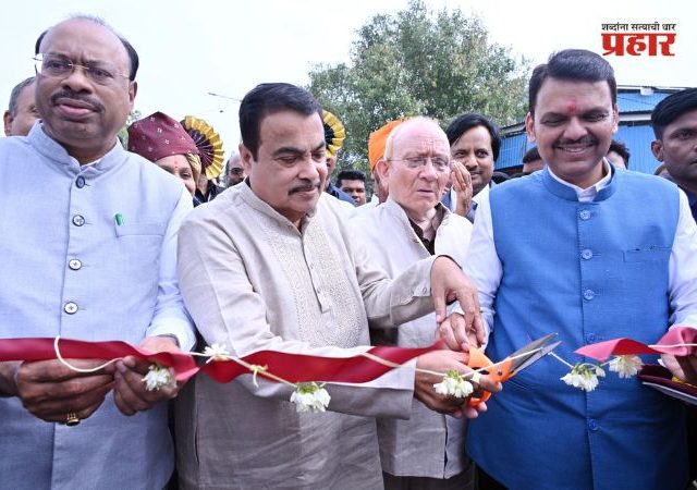 Devendra Fadnavis : रेल्वे फाटक मुक्त महाराष्ट्र करण्यासाठी येत्या तीन वर्षात 145 रेल्वे उडाण पुलांचे बांधकाम - मुख्यमंत्री देवेंद्र फडणवीस