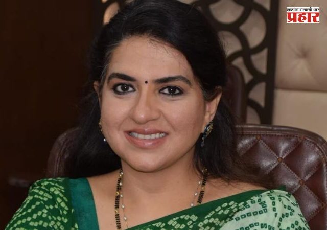 Shaina NC : मुंबईतील सर्व धोकादायक झाडांचे त्रयस्थ संस्थेकडून ऑडिट करा; शिवसेना राष्ट्रीय प्रवक्त्या शायना एन सी यांची मागणी