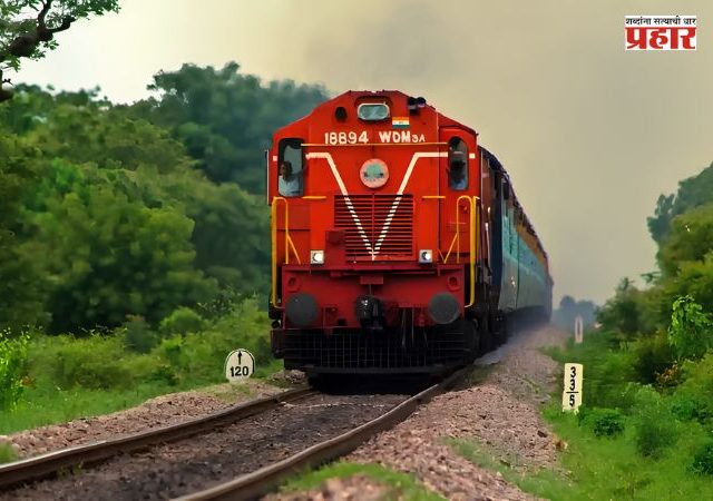 Mumbai-Pune Railway : मुंबई-पुणे रेल्वे सेवा ठप्प; प्रवाशांच्या मदतीला एसटी धावली, अतिरिक्त शिवनेरी बसेस सुरू