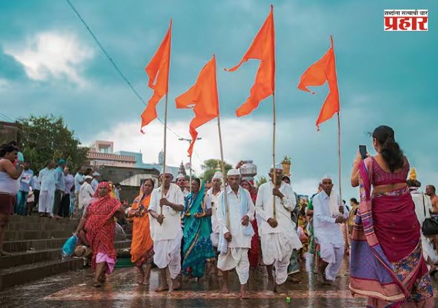 आषाढ... परंपरेतला अन् प्रत्यक्षातला
