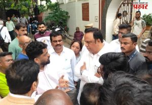Ashish Shelar : गणेशमूर्ती आगमन मार्गांची २४ तासांत पाहणी; प्रशासकीय कसूर आढळल्यास कारवाई - आशिष शेलार
