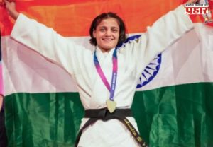 Asmita Dey : सायकल दुरुस्ती करणाऱ्या वडिलांची मुलगी ठरली 'सुवर्णकन्या'; अस्मिता डेने राष्ट्रकुल स्पर्धेत रचला इतिहास