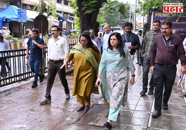 Footpath Encroachment : पदपथ अतिक्रमण मुक्तीच्या निर्देशानंतर, याच्या अंमलबजावणीसाठी आयुक्त थेट उतरल्या रस्त्यावर