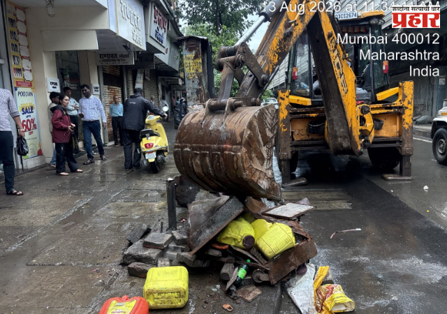 BMC NEWS : पदपथ अतिक्रमण मुक्त मोहिमेला अडथळा; जेसीबी अभावी विभागातील कारवाई थंडावली