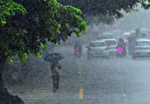 Maharashtra Weather Update : पुढचे ४८ तास अत्यंत महत्त्वाचे! महाराष्ट्रातील 'या' १३ जिल्ह्यांमध्ये धो-धो पावसाचा इशारा