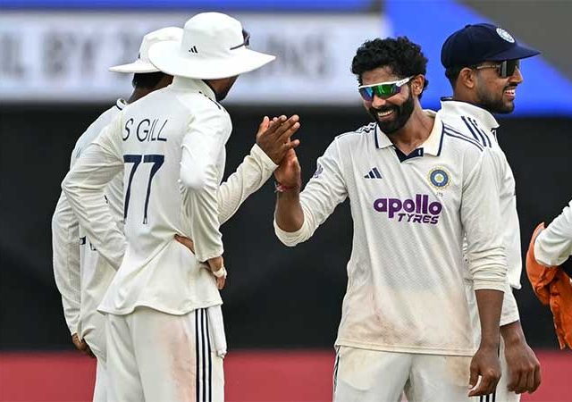 IND vs SL Galle Test : भारतापाठोपाठ श्रीलंकाही पहिल्या डावात 'ऑलआऊट', जाणून घ्या गॉल कसोटीत तिसऱ्या दिवसअखेर भारताकडे किती धावांची आघाडी ?