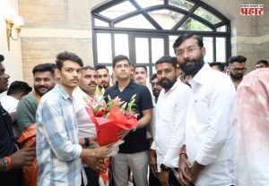 Shiv Sena UBT : उबाठा गटाच्या सोशल मीडिया विभागातील पदाधिकाऱ्यांचा शिवसेनेत प्रवेश