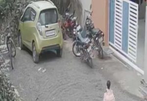 Dog Attack : दोन वर्षांच्या चिमुकलीवर भटक्या कुत्र्याचा जीवघेणा हल्ला
