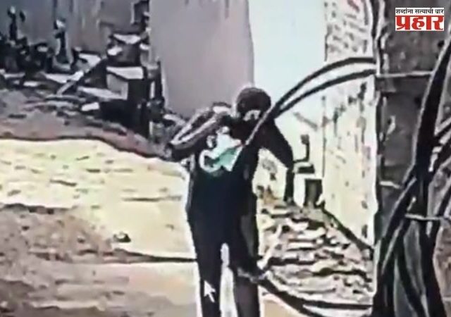 Greater Noida Crime : अंगावर काटा आणणारी घटना! चिमुकलीला चॉकलेटचं आमिष दाखवून दूर नेलं अन्...; पोलिसांकडून थेट एन्काऊंटर
