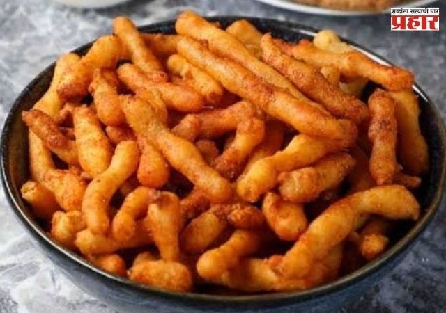 Leftover Rice Recipe : आता उरलेला भात कधीच वाया जाणार नाही! घरातच बनवा चटपटीत राईस कुरकुरे; लहानांपासून मोठ्यांपर्यंत सगळेच खुश
