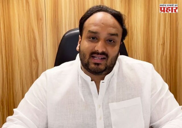 Zeeshan Siddique : 'मला येणाऱ्या धमक्यांमागे बिल्डर लॉबीचा हात'