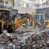 5 MCD officers suspended : दिल्लीतील सत्य निकेतन दुर्घटनेत ५ MCD अधिकारी निलंबित; मृतांचा आकडा ७ वर, इमारत मालकाविरोधात लूकआऊट नोटीस