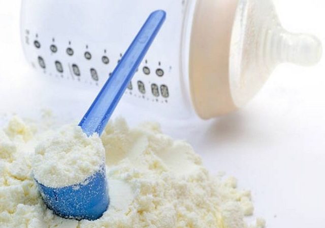 Baby Food Regulations : फॉर्म्युला दुधाच्या जाहिरातींवर बंदी; महाराष्ट्रात शिशु आहारासाठी नवे नियम लागू