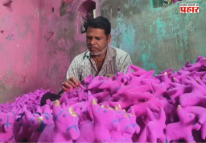 Nashik : बैलपोळ्याची लगबग; महागाईच्या सावटात कारागिरांची परंपरा जिवंत ठेवण्यासाठी धडपड, पारंपरिक कारागीर अडचणीत