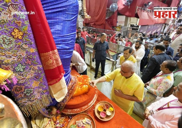 C P Radhakrishnan : उपराष्ट्रपती सी. पी. राधाकृष्णन यांनी घेतले लालबागच्या राजाचे दर्शन; देशवासीयांच्या सुख-समृद्धीसाठी केली प्रार्थना