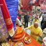 C P Radhakrishnan : उपराष्ट्रपती सी. पी. राधाकृष्णन यांनी घेतले लालबागच्या राजाचे दर्शन; देशवासीयांच्या सुख-समृद्धीसाठी केली प्रार्थना